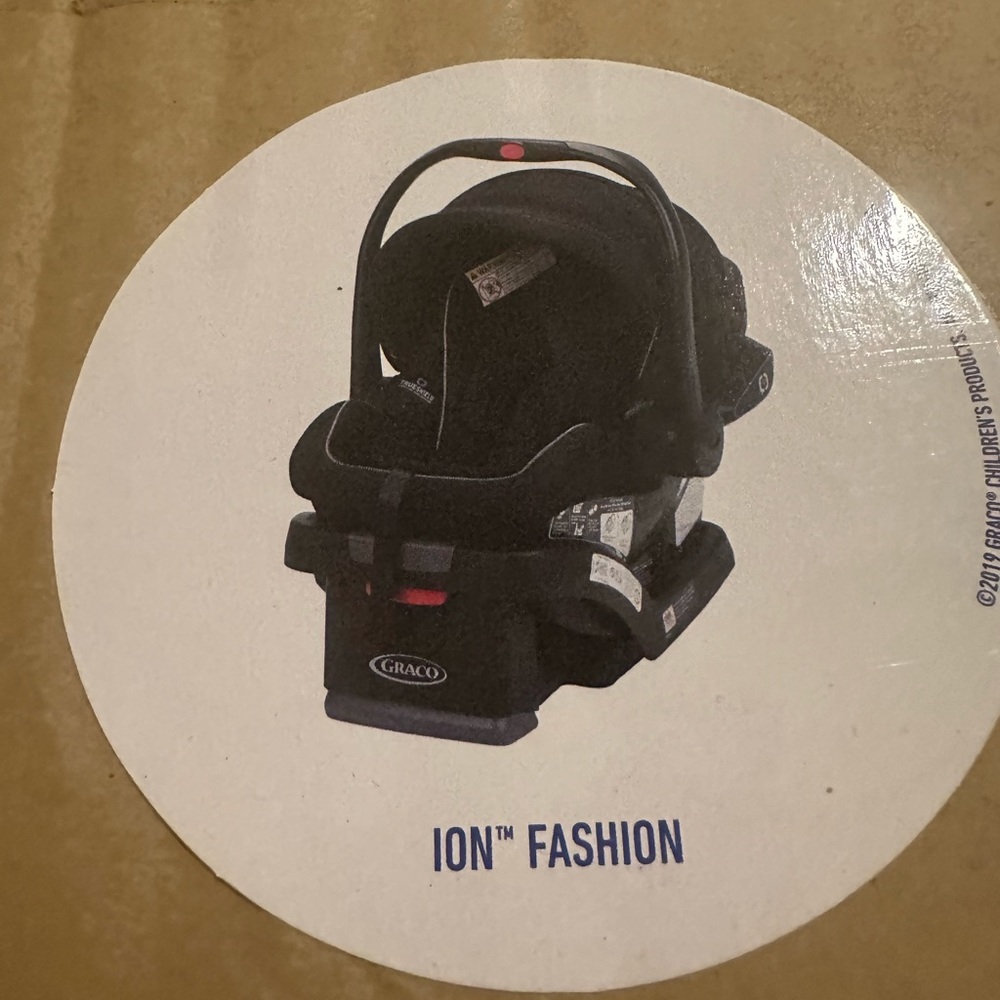 GRACO never been out of the box! We moved and didn’t know it was in storage!